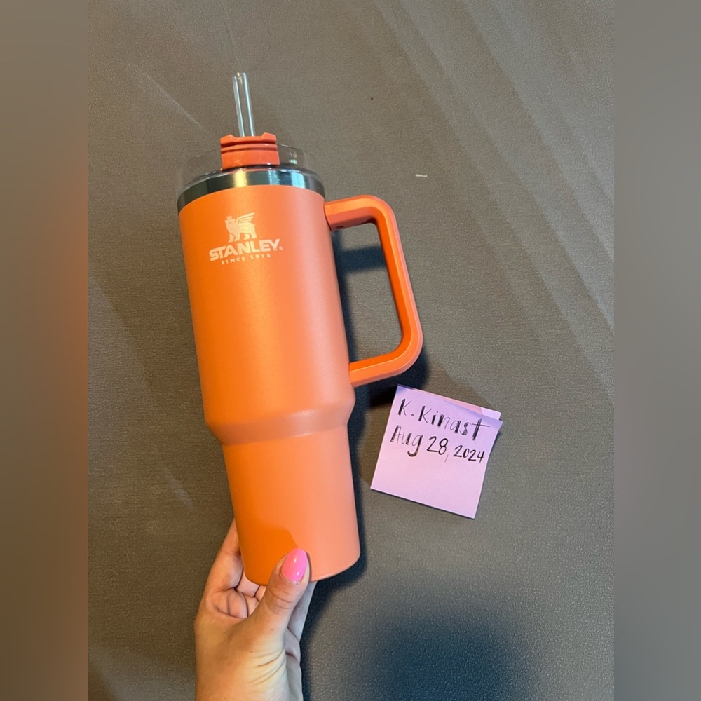 EUC OG Grapefruit 40oz Stanley